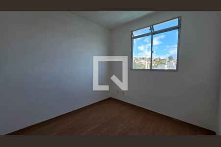 Quarto 2 de apartamento para alugar com 2 quartos, 44m² em Bairro Gávea Ii, Vespasiano