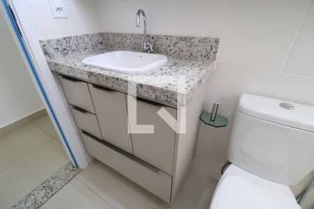 Banheiro Social de apartamento para alugar com 2 quartos, 60m² em Novo Mundo, Uberlândia