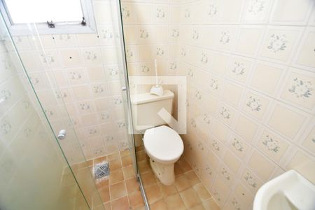 Banheiro de kitnet/studio para alugar com 1 quarto, 42m² em Centro, Campinas