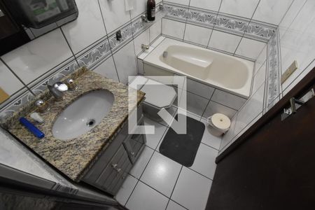 Banheiro da Suíte de apartamento à venda com 3 quartos, 94m² em Centro, Curitiba