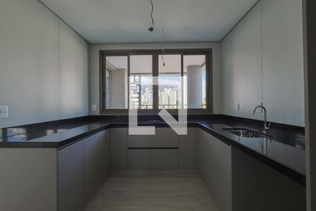 Apartamento à venda com 4 quartos, 143m² em Carmo, Belo Horizonte