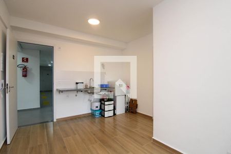Sala/Cozinha  de apartamento para alugar com 1 quarto, 27m² em Vila Sonia, São Paulo