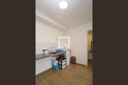 Sala/Cozinha  de apartamento para alugar com 1 quarto, 27m² em Vila Sonia, São Paulo