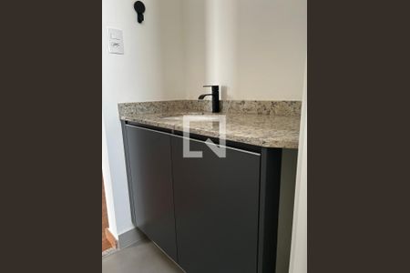 Banheiro de apartamento para alugar com 1 quarto, 48m² em Parque Campolim, Sorocaba