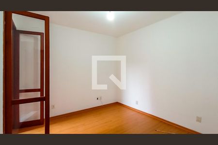 Quarto 2 de apartamento para alugar com 2 quartos, 63m² em Azenha, Porto Alegre