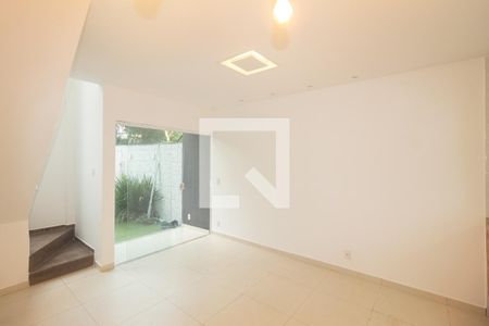 Sala de casa para alugar com 2 quartos, 72m² em Campo Grande, Rio de Janeiro