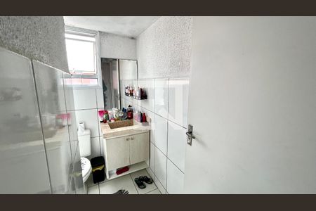 Banheiro de apartamento para alugar com 2 quartos, 44m² em Jardim Munira, Guarulhos