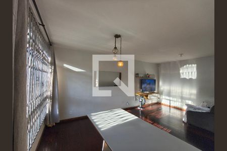 Sala de casa à venda com 3 quartos, 216m² em Taquara, Rio de Janeiro