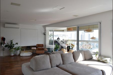 Sala de estar de apartamento à venda com 3 quartos, 183m² em Pinheiros, São Paulo