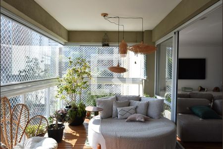 Varanda de apartamento à venda com 3 quartos, 183m² em Pinheiros, São Paulo