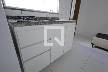Quarto, Sala, Cozinha de apartamento para alugar com 1 quarto, 15m² em Vila Sao Pedro, Santo André