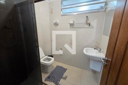 Banheiro de apartamento para alugar com 1 quarto, 64m² em Canto do Forte, Praia Grande