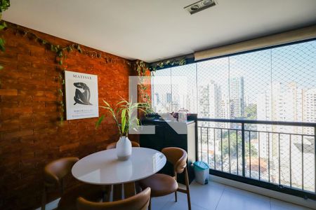 Varanda e Cozinha de apartamento à venda com 1 quarto, 40m² em Brooklin, São Paulo