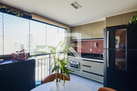Varanda e Cozinha de apartamento à venda com 1 quarto, 40m² em Brooklin, São Paulo