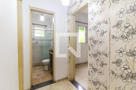 Hall de casa de condomínio para alugar com 2 quartos, 80m² em Vila Perracini, Poá