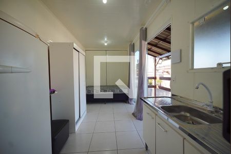 Sala/Cozinha de kitnet/studio para alugar com 1 quarto, 15m² em Balneario, Florianópolis