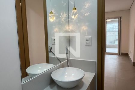 Lavabo de apartamento para alugar com 2 quartos, 110m² em Embaré, Santos