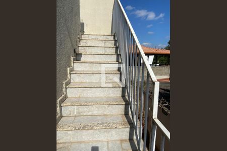 Escada de apartamento para alugar com 2 quartos, 85m² em Parque Xangri-Lá, Contagem