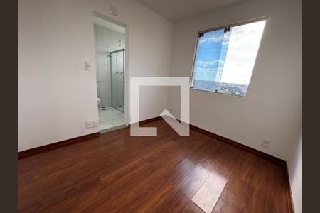Casa à venda com 4 quartos, 352m² em Heliópolis, Belo Horizonte