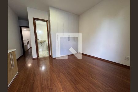 Casa à venda com 4 quartos, 352m² em Heliópolis, Belo Horizonte