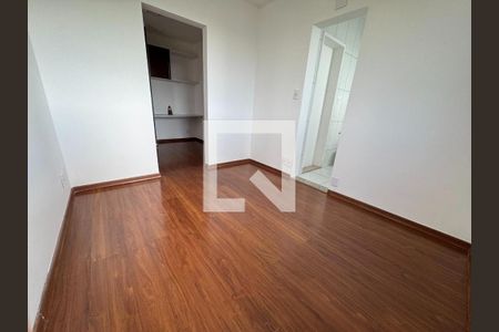 Casa à venda com 4 quartos, 352m² em Heliópolis, Belo Horizonte