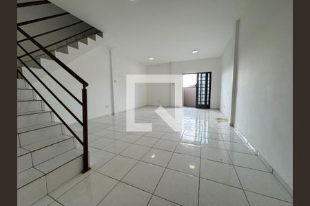 Casa à venda com 4 quartos, 352m² em Heliópolis, Belo Horizonte
