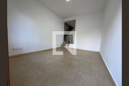Casa à venda com 4 quartos, 352m² em Heliópolis, Belo Horizonte