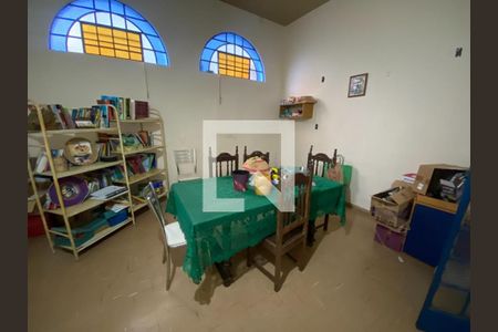 Casa à venda com 4 quartos, 420m² em Planalto, Belo Horizonte