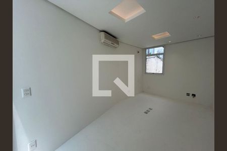 Casa à venda com 8 quartos, 200m² em Vila Mariana, São Paulo
