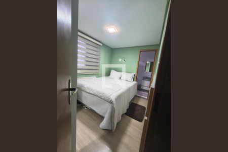 Quarto de apartamento à venda com 2 quartos, 94m² em Jardim do Estádio, Santo André