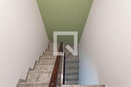 Escada de casa de condomínio à venda com 3 quartos, 112m² em Ouro Preto, Belo Horizonte