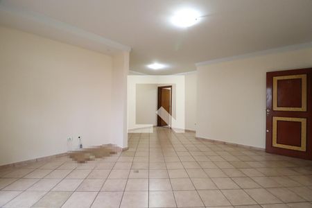 Apartamento para alugar com 3 quartos, 130m² em Saraiva, Uberlândia