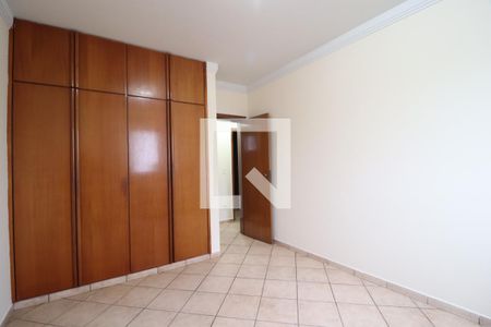 Quarto 2 de apartamento para alugar com 3 quartos, 130m² em Saraiva, Uberlândia
