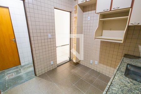 cozinha de casa de condomínio para alugar com 4 quartos, 130m² em Dona Clara, Belo Horizonte