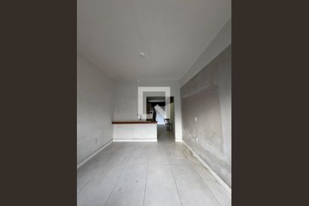 Sala de casa de condomínio à venda com 3 quartos, 90m² em São Francisco Xavier, Rio de Janeiro