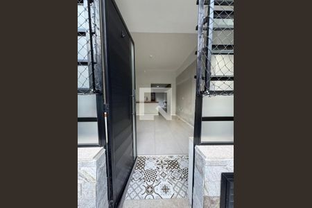 Sala de casa de condomínio à venda com 3 quartos, 90m² em São Francisco Xavier, Rio de Janeiro