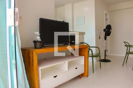 Sala/Cozinha de apartamento para alugar com 1 quarto, 55m² em Centro, Cabo Frio