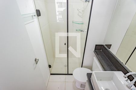 Banheiro de kitnet/studio para alugar com 1 quarto, 19m² em Vila Santo Estefano, São Paulo