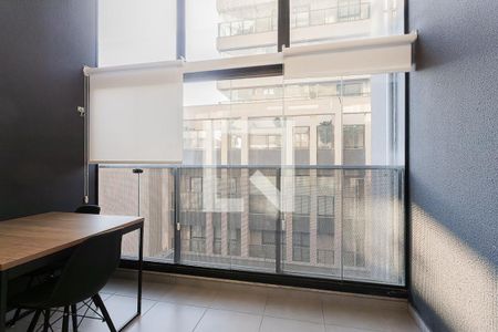 Varanda de kitnet/studio para alugar com 1 quarto, 27m² em Pinheiros, São Paulo