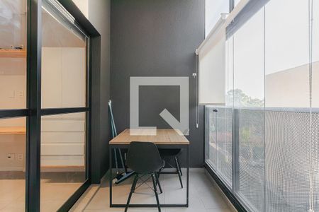 Varanda de kitnet/studio para alugar com 1 quarto, 27m² em Pinheiros, São Paulo