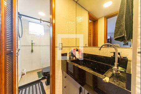 Banheiro  de apartamento à venda com 2 quartos, 55m² em Jardim Alvorada, Santo André