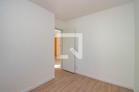 Quarto 1 de apartamento para alugar com 2 quartos, 48m² em Humaitá, Porto Alegre