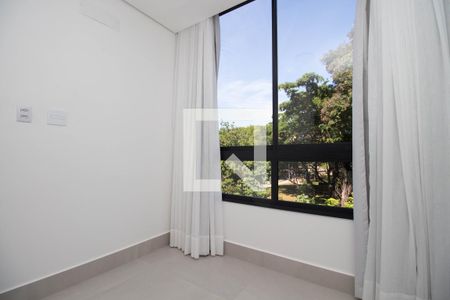 Quarto de apartamento para alugar com 1 quarto, 40m² em Sqn 402, Brasília