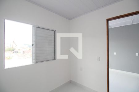 Quarto 1 de casa para alugar com 2 quartos, 40m² em Vila Franca, São Paulo