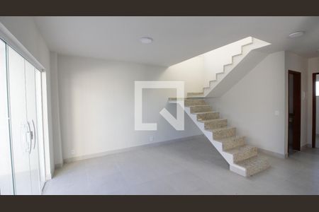 Casa de Condomínio para alugar com 4 quartos, 100m² em Ogiva, Cabo Frio