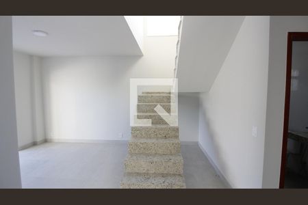 Casa de Condomínio para alugar com 4 quartos, 100m² em Ogiva, Cabo Frio