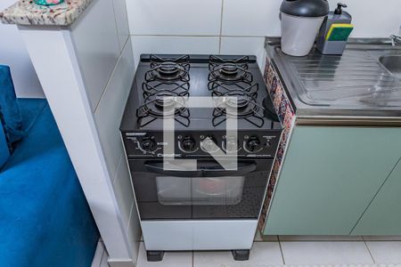Sala, cozinha e área de serviço de apartamento para alugar com 2 quartos, 34m² em Jardim Iris, São Paulo
