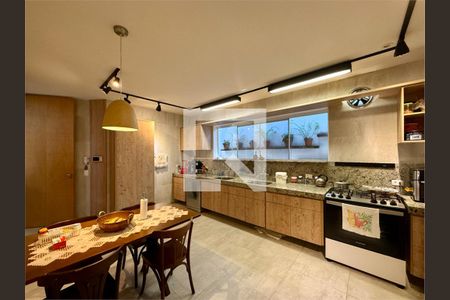 Casa de Condomínio à venda com 4 quartos, 393m² em Jardim dos Estados, São Paulo