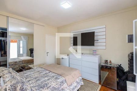 Casa à venda com 4 quartos, 131m² em Jardim Aeroporto, São Paulo