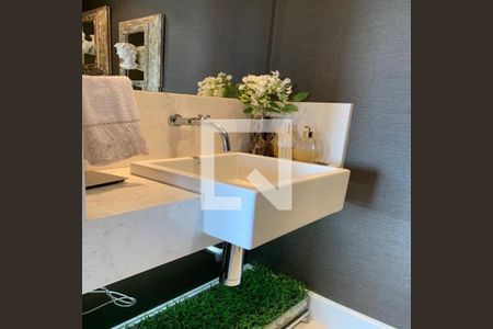 Apartamento à venda com 2 quartos, 132m² em Vila Nova Conceição, São Paulo